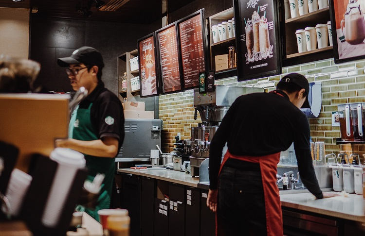 Starbucks Hikes Wages, Will Hit $15 An Hour In 2022